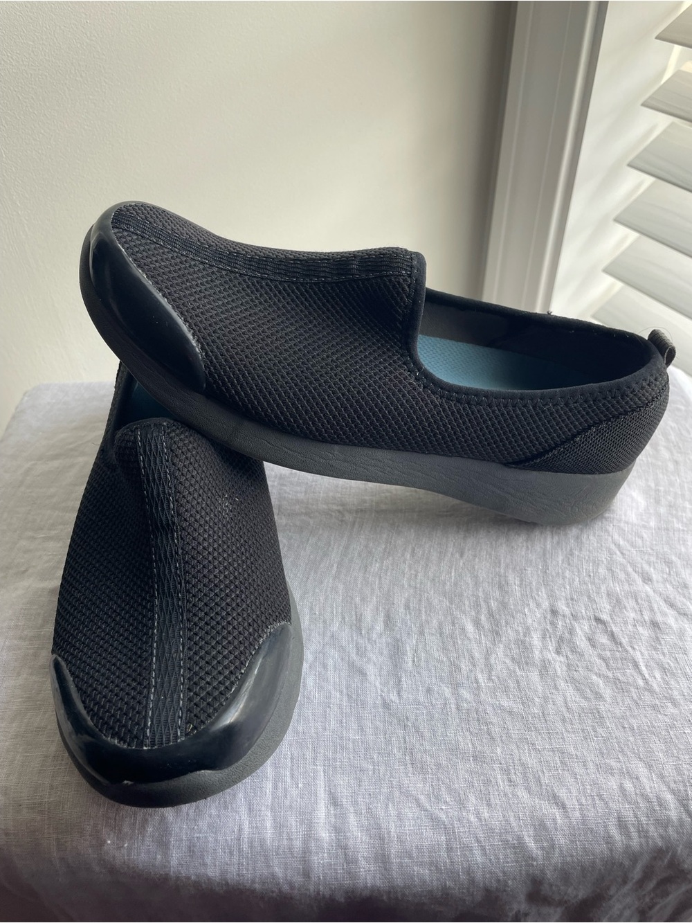 Easy Spirit E360 Women's Black Slip-On Mesh Sneakers – Lightweight Comfort